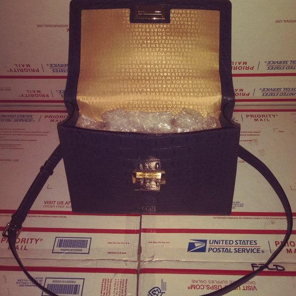 Kate Spade New York Knightsbridge Doris  Embossed Leather Satchel Purse - Picture 2 of 15